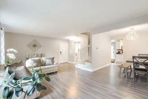 4491 Thornbark Drive Hoffman Estates IL 60192