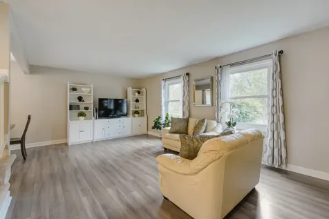 4491 Thornbark Drive Hoffman Estates IL 60192