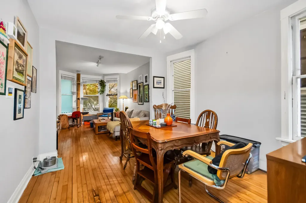 3714 North Bosworth Avenue Chicago IL 60613