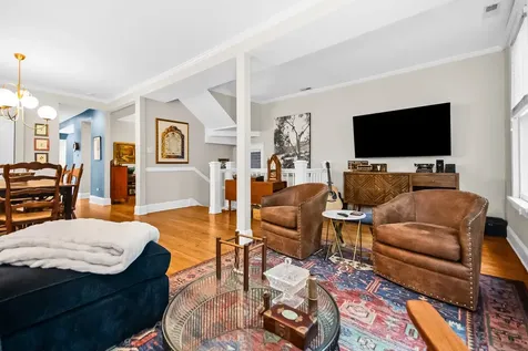 3714 North Bosworth Avenue Chicago IL 60613