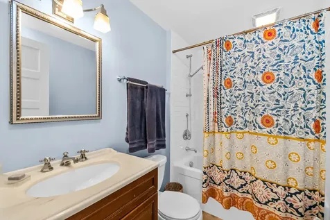 3714 North Bosworth Avenue Chicago IL 60613