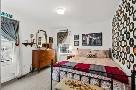 3714 North Bosworth Avenue Chicago IL 60613
