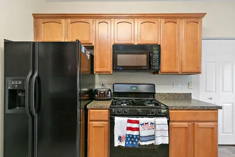 1527 Waterside Drive Dekalb IL 60115