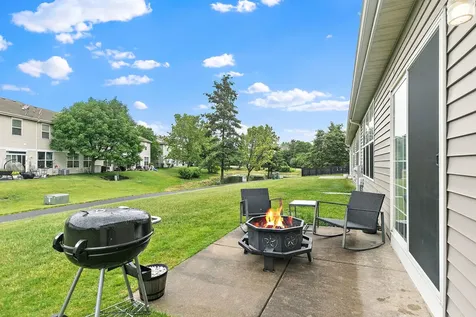 1527 Waterside Drive Dekalb IL 60115