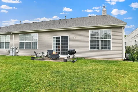 1527 Waterside Drive Dekalb IL 60115