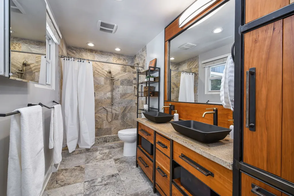 917 Royal Blackheath Court Naperville IL 60563