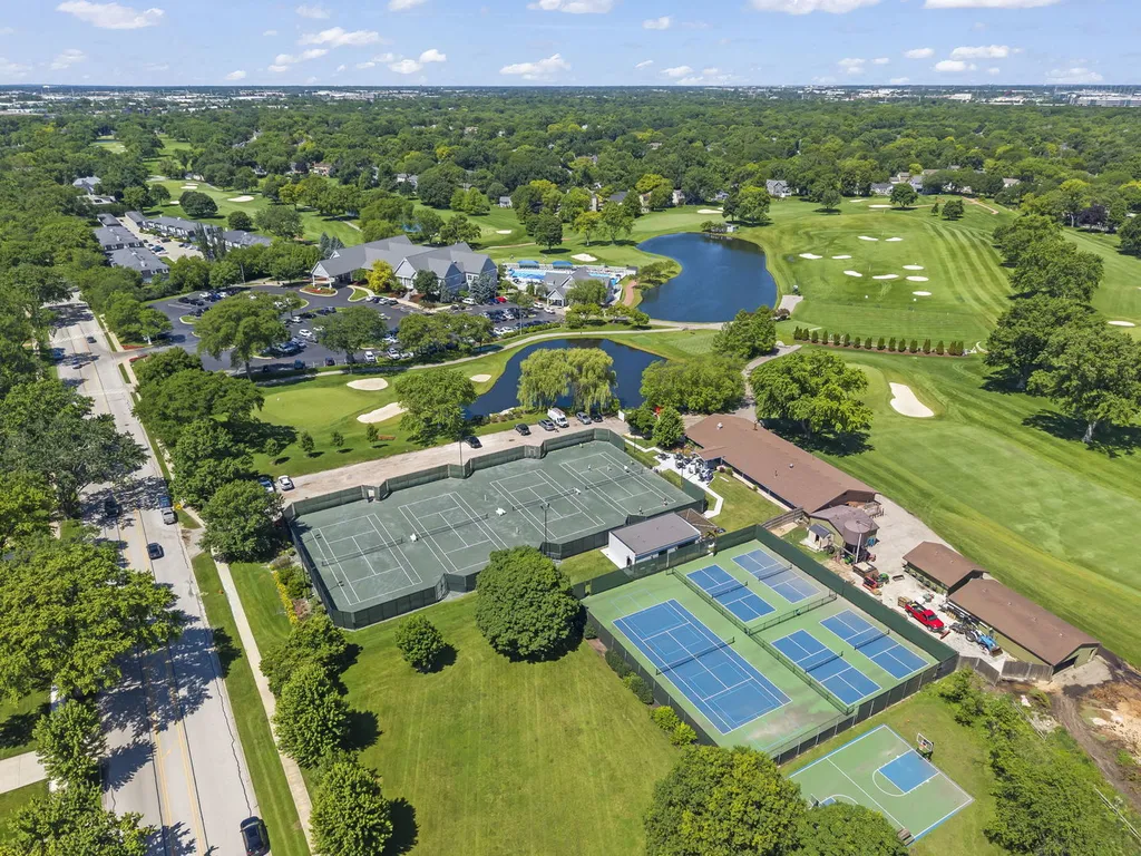 917 Royal Blackheath Court Naperville IL 60563