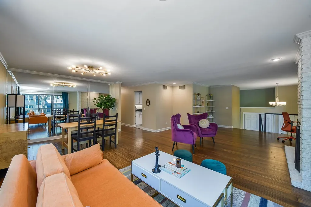 917 Royal Blackheath Court Naperville IL 60563