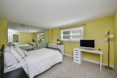 917 Royal Blackheath Court Naperville IL 60563