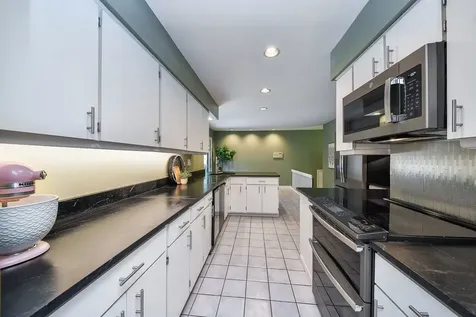917 Royal Blackheath Court Naperville IL 60563