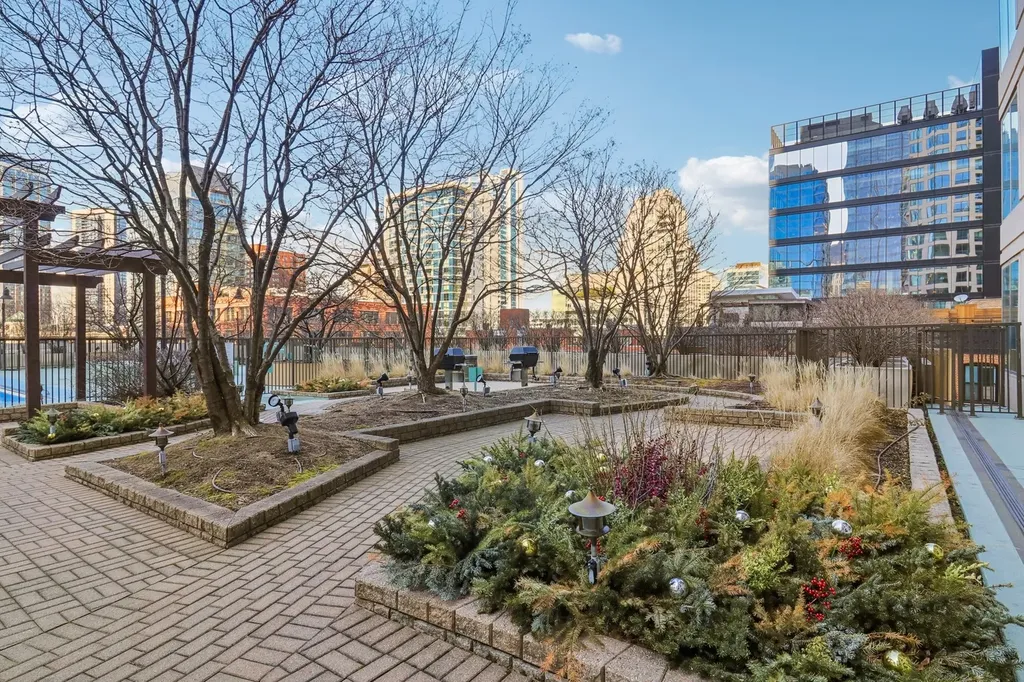 400 North La Salle Drive Chicago IL 60654