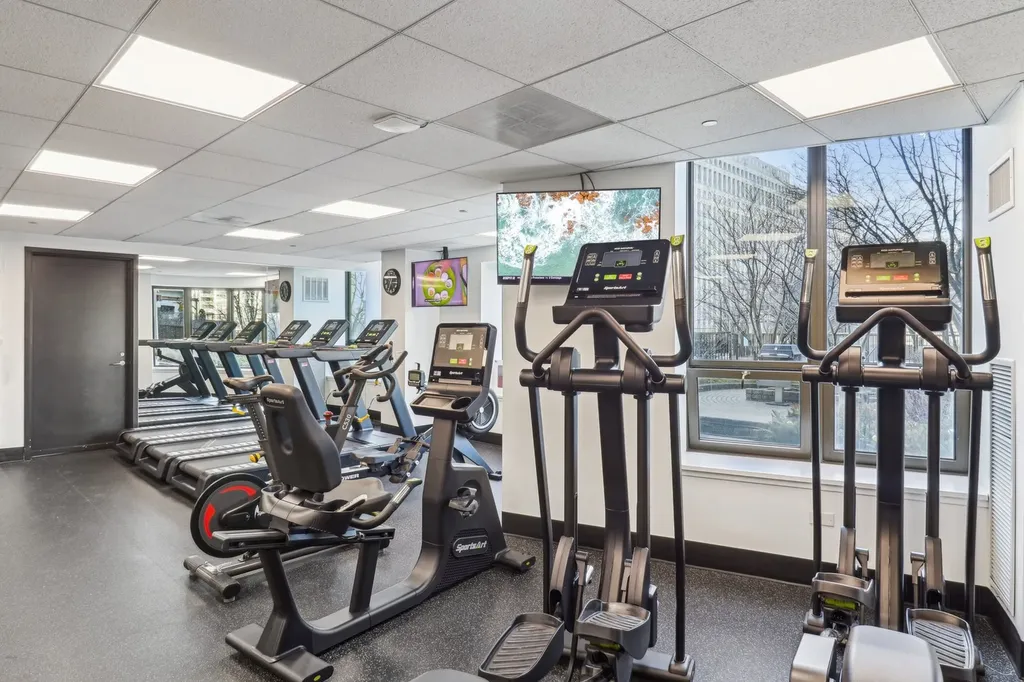 400 North La Salle Drive Chicago IL 60654
