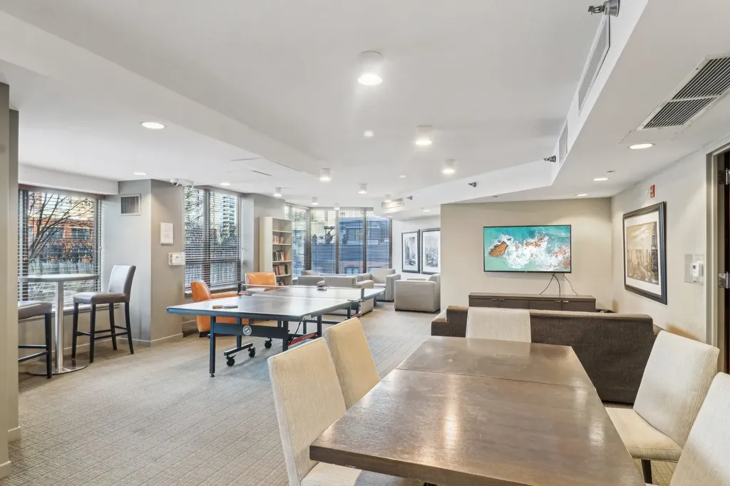400 North La Salle Drive Chicago IL 60654