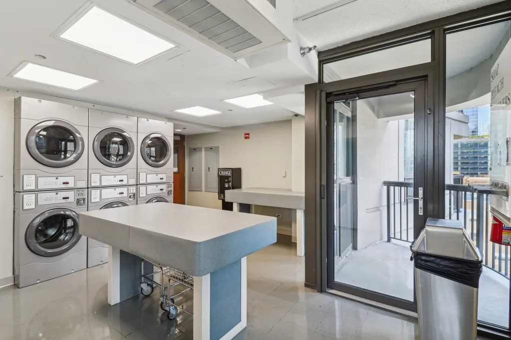 400 North La Salle Drive Chicago IL 60654