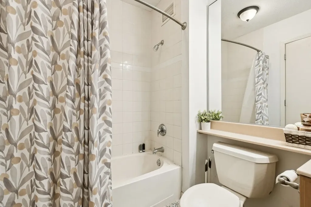 400 North La Salle Drive Chicago IL 60654