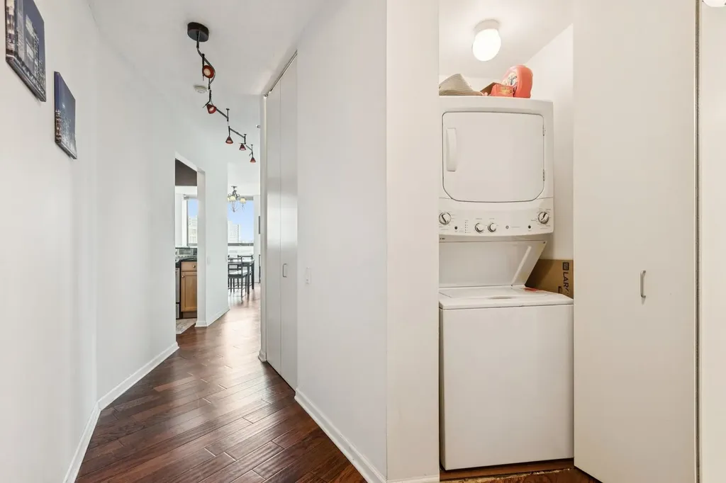 400 North La Salle Drive Chicago IL 60654