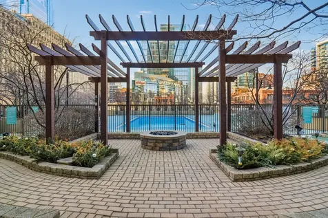 400 North La Salle Drive Chicago IL 60654
