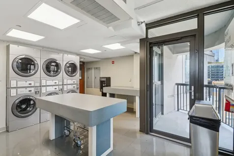 400 North La Salle Drive Chicago IL 60654