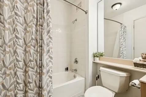 400 North La Salle Drive Chicago IL 60654