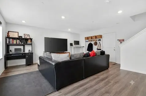 81 Timber Wolf Drive Wheeling IL 60090