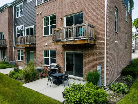 81 Timber Wolf Drive Wheeling IL 60090