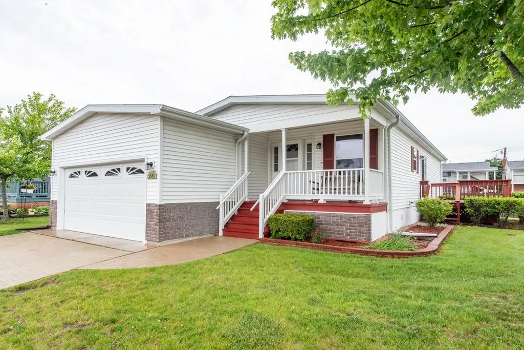 3320 Evergreen Lane Park City IL 60085