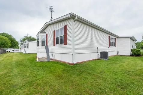 3320 Evergreen Lane Park City IL 60085