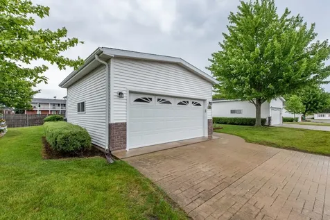 3320 Evergreen Lane Park City IL 60085