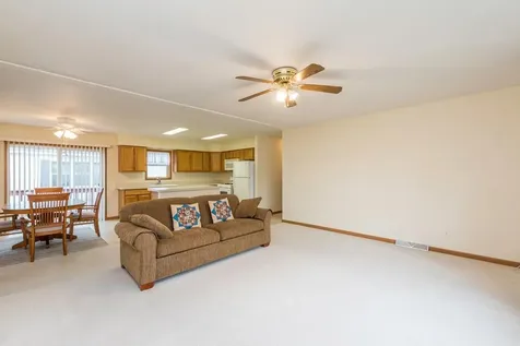 3320 Evergreen Lane Park City IL 60085