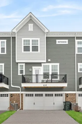 137 Yorktown Court Libertyville IL 60048