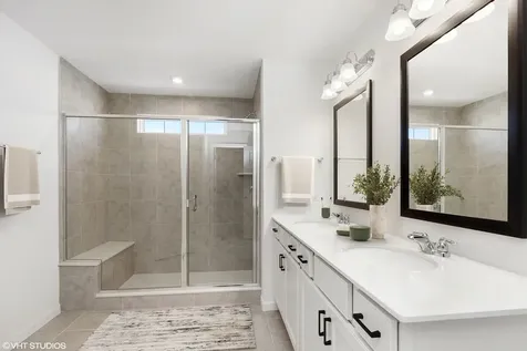 137 Yorktown Court Libertyville IL 60048
