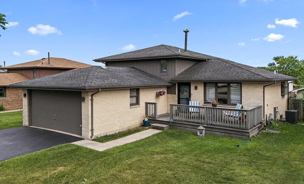 8841 167TH Street Orland Hills IL 60487