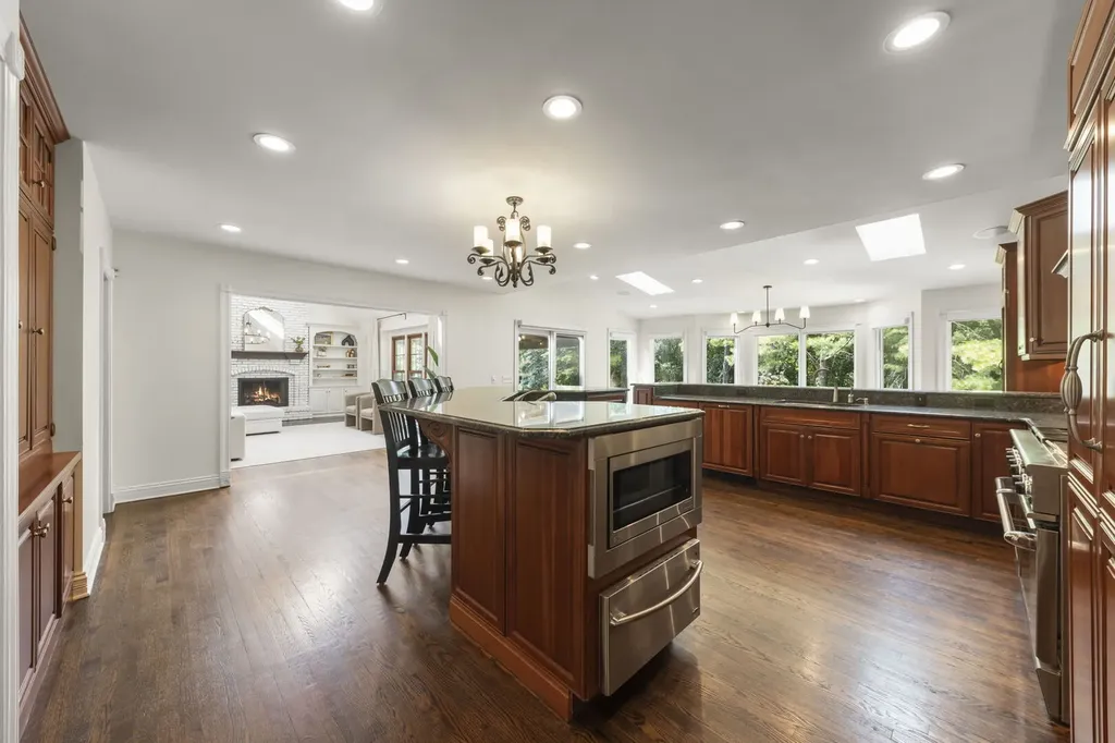 126 Stableford Drive Glen Ellyn IL 60137