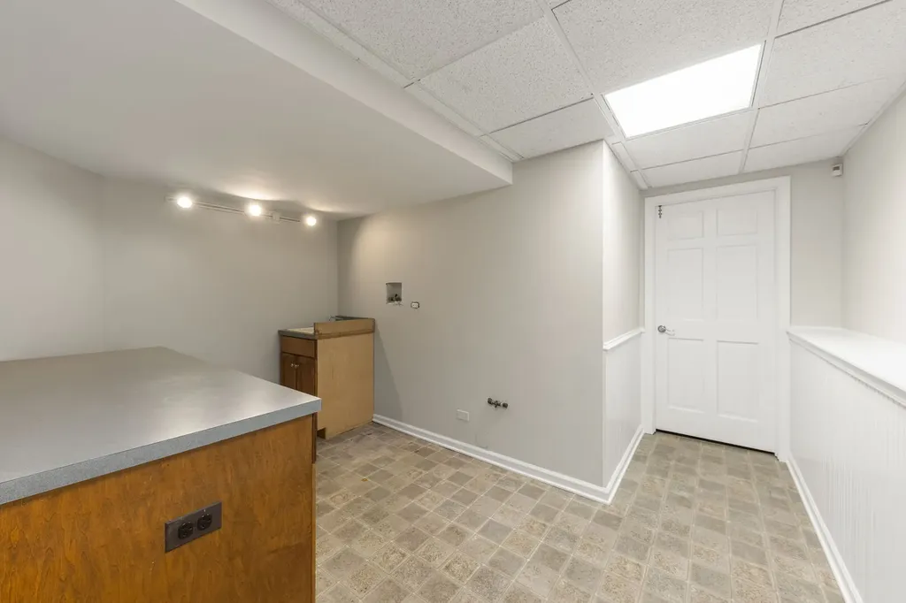 126 Stableford Drive Glen Ellyn IL 60137