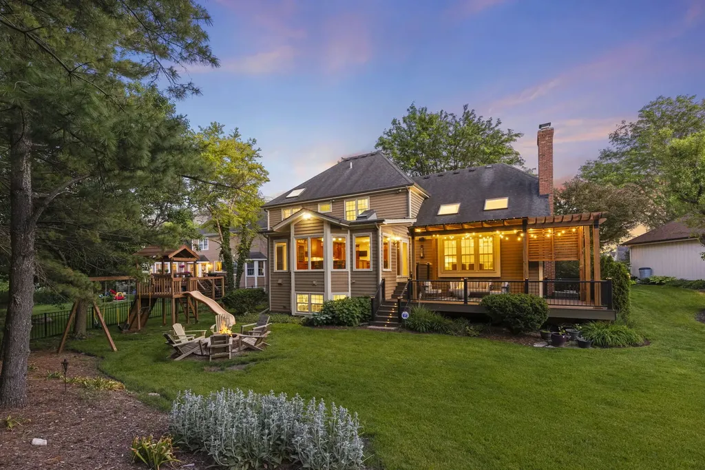 126 Stableford Drive Glen Ellyn IL 60137