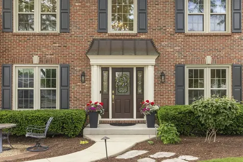 126 Stableford Drive Glen Ellyn IL 60137