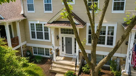 1615 Fox Run Drive Arlington Heights IL 60004