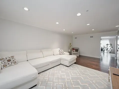 1615 Fox Run Drive Arlington Heights IL 60004