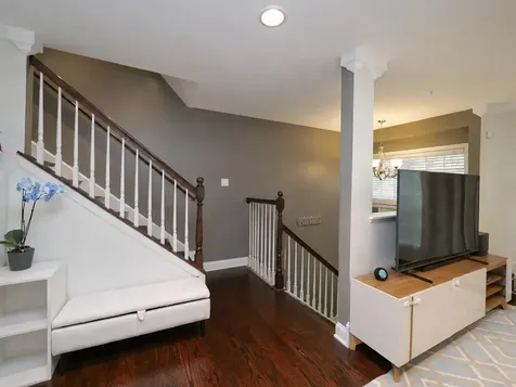 1615 Fox Run Drive Arlington Heights IL 60004