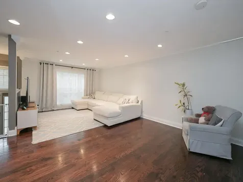 1615 Fox Run Drive Arlington Heights IL 60004