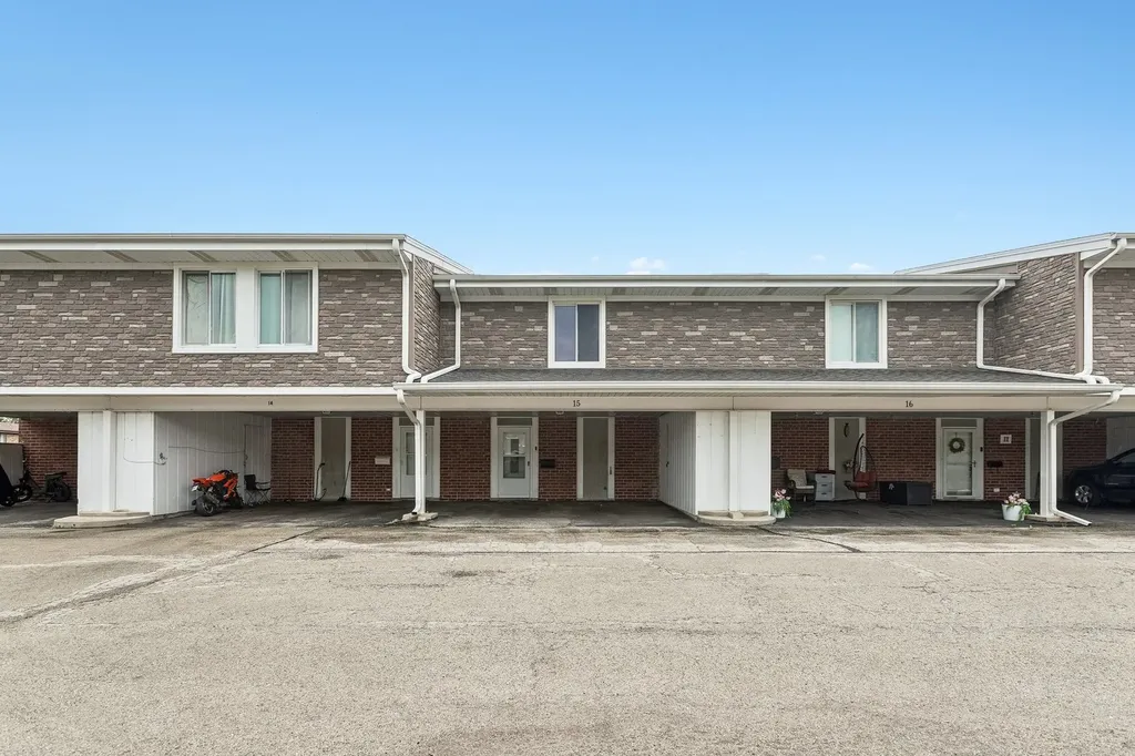15 Cour Deauville Palos Hills IL 60465
