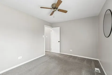15 Cour Deauville Palos Hills IL 60465