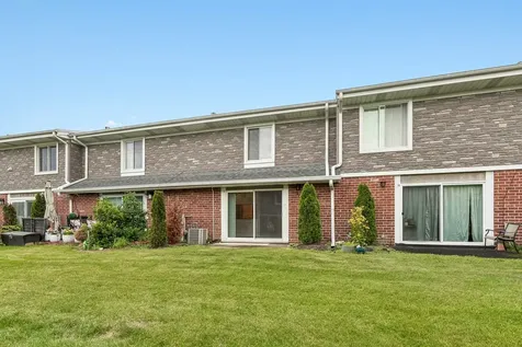 15 Cour Deauville Palos Hills IL 60465