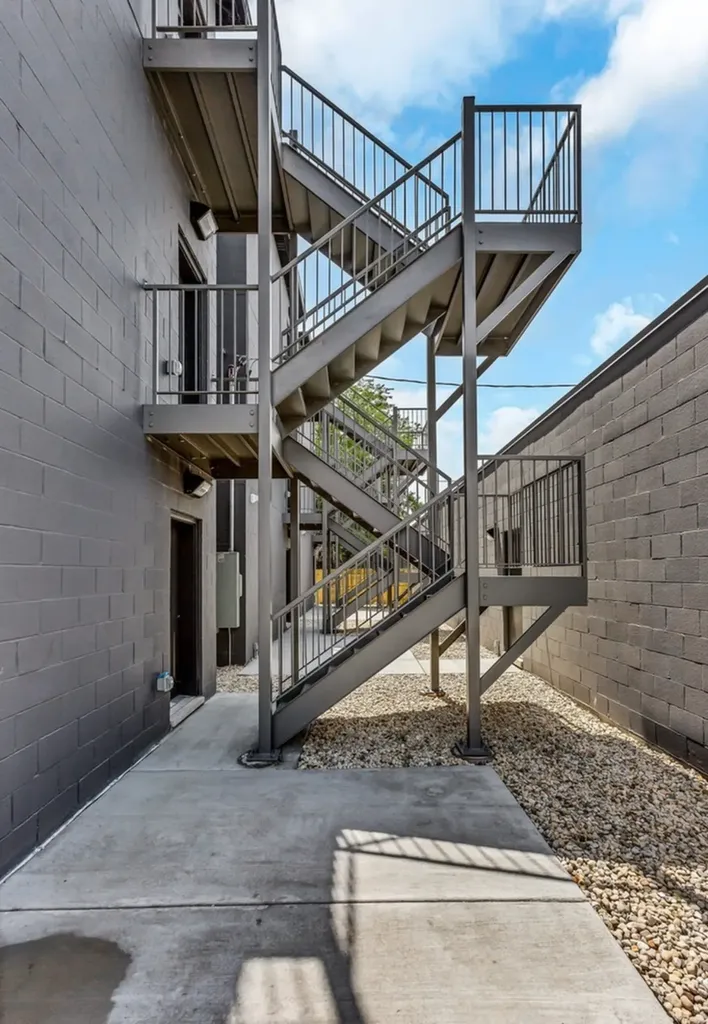 4906 South Saint Lawrence Avenue Chicago IL 60615