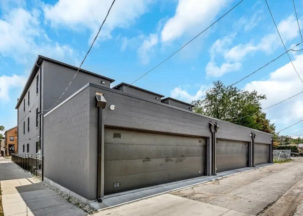 4906 South Saint Lawrence Avenue Chicago IL 60615