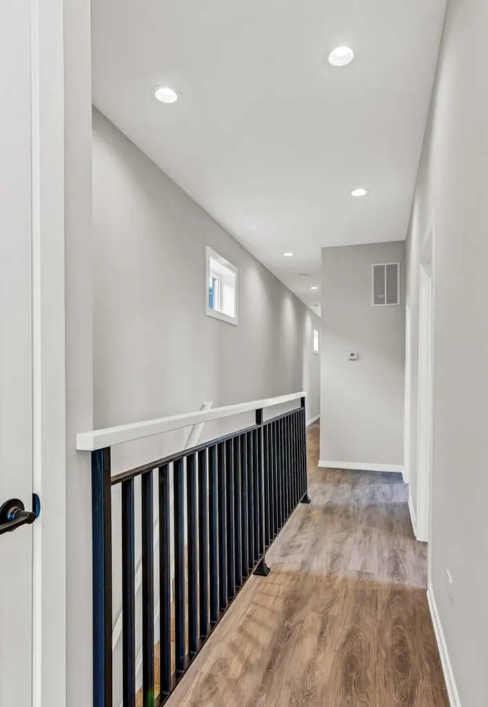 4906 South Saint Lawrence Avenue Chicago IL 60615