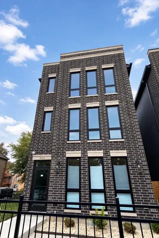 4906 South Saint Lawrence Avenue Chicago IL 60615
