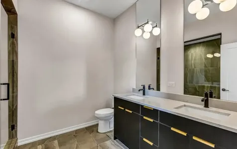 4906 South Saint Lawrence Avenue Chicago IL 60615