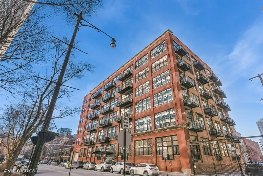 525 West Superior Street Chicago IL 60654