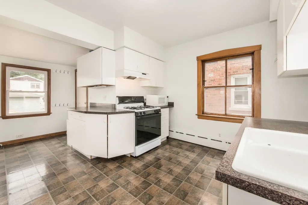 5035 North Menard Avenue Chicago IL 60630